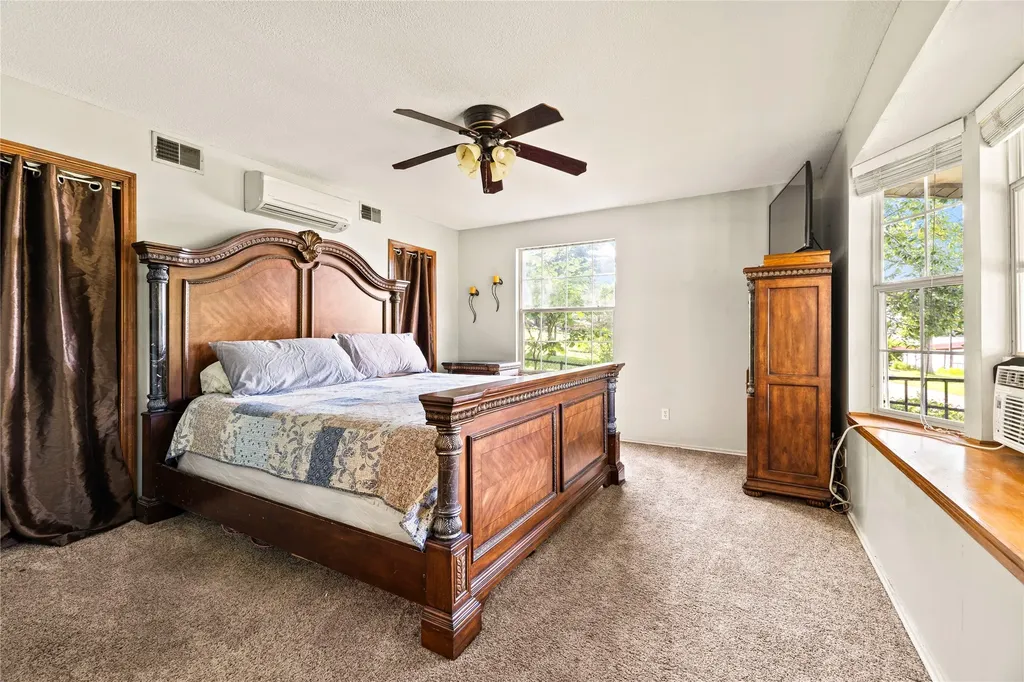 21900 N Cr 2127 Henderson TX 75652