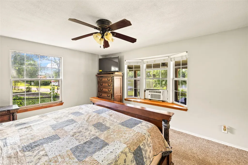 21900 N Cr 2127 Henderson TX 75652