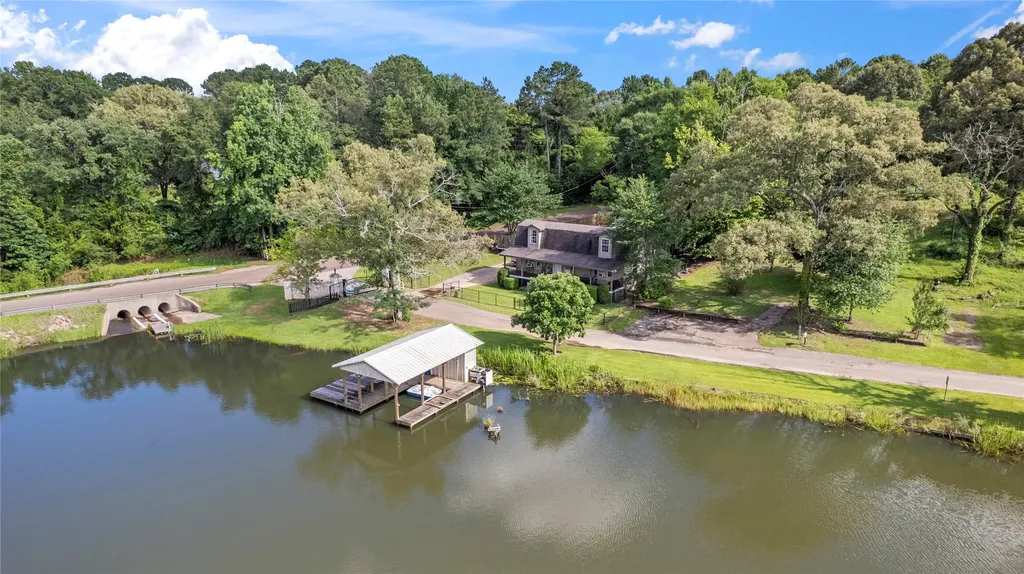 21900 N Cr 2127 Henderson TX 75652