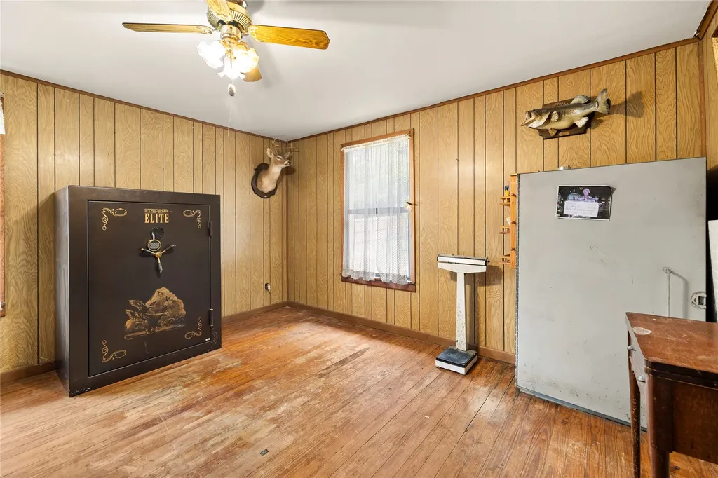 21900 N Cr 2127 Henderson TX 75652