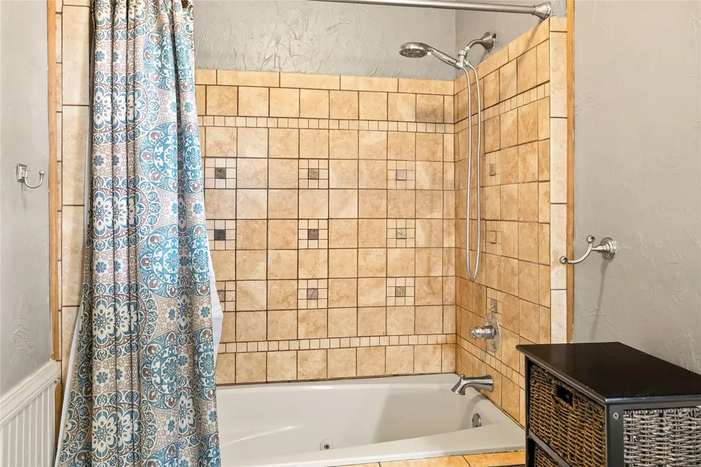 21900 N Cr 2127 Henderson TX 75652