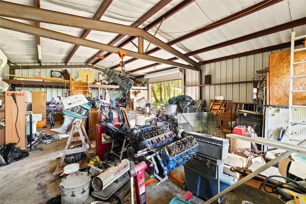 21900 N Cr 2127 Henderson TX 75652