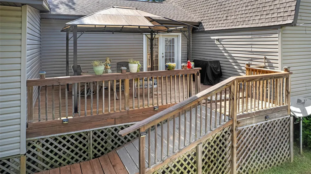 21900 N Cr 2127 Henderson TX 75652