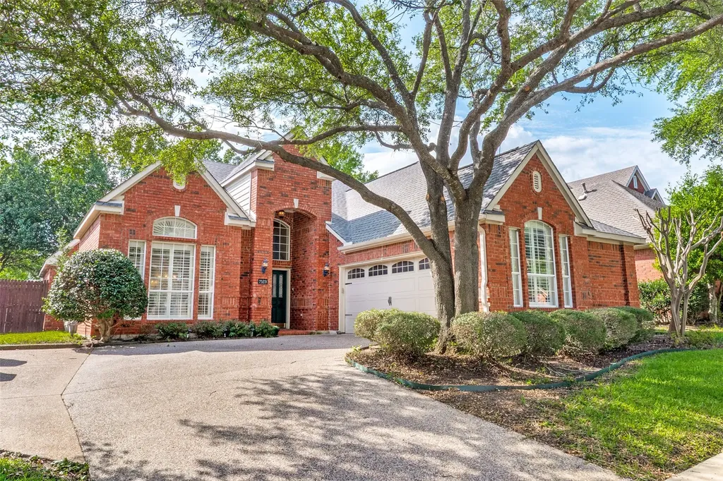 7529 Vineyard Trail Garland TX 75044