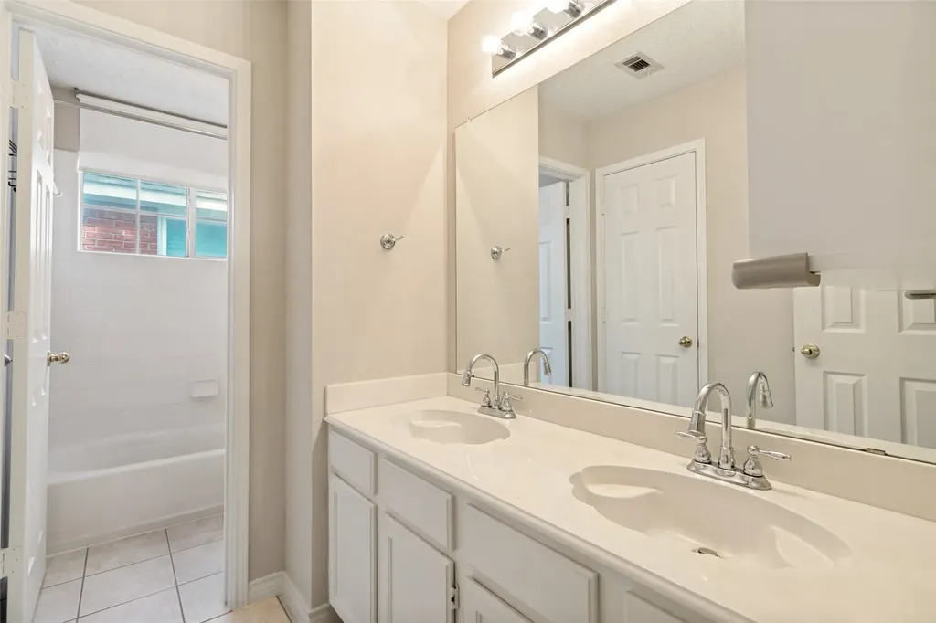 7529 Vineyard Trail Garland TX 75044