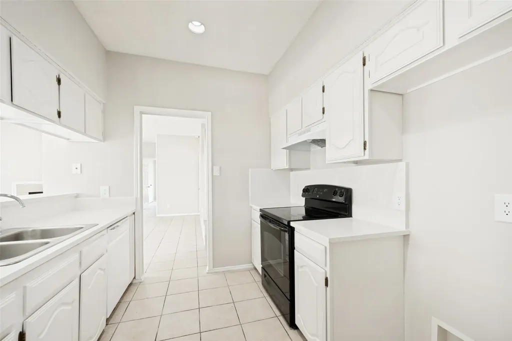 2408 Sherry Street Arlington TX 76014