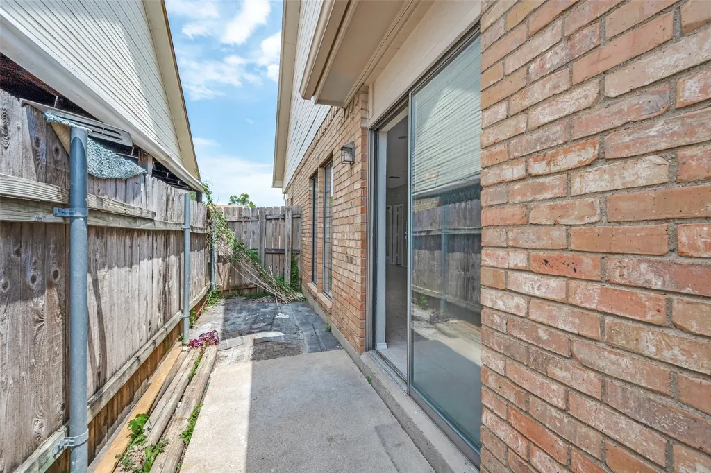 2408 Sherry Street Arlington TX 76014