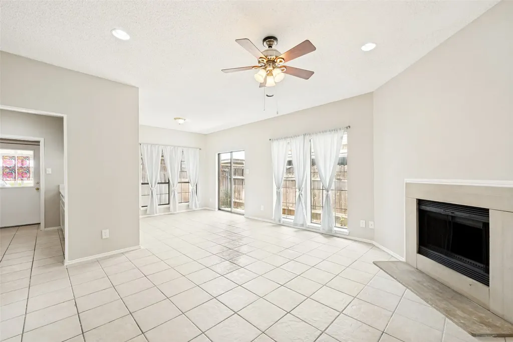 2408 Sherry Street Arlington TX 76014