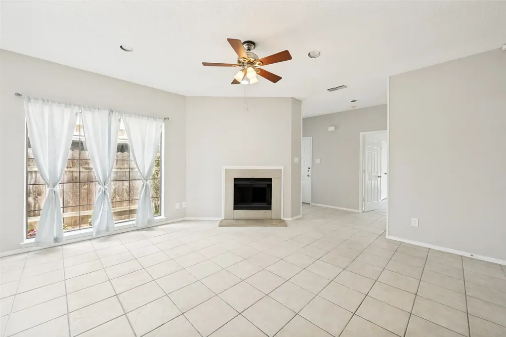2408 Sherry Street Arlington TX 76014