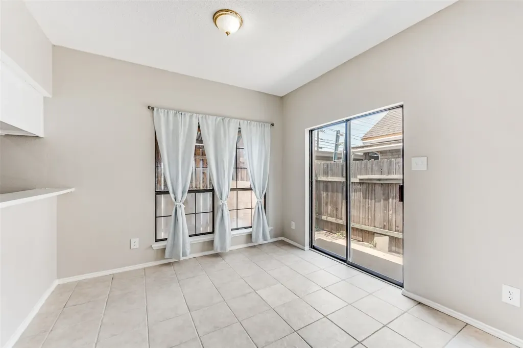 2408 Sherry Street Arlington TX 76014