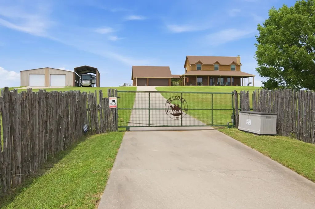 Weatherford TX, 117 John Chisholm Road