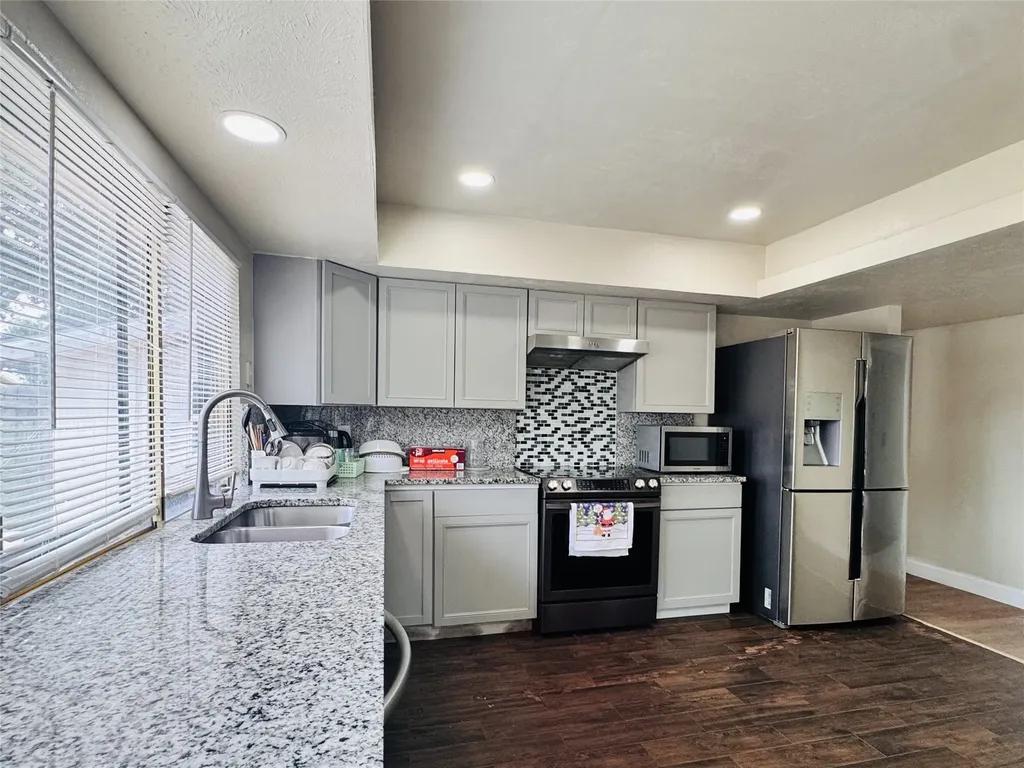 2929 Pinewood Drive Garland TX 75044