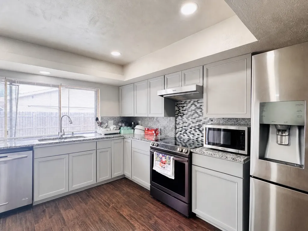 2929 Pinewood Drive Garland TX 75044