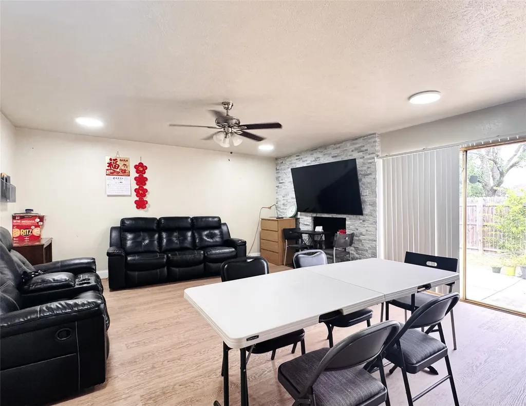 2929 Pinewood Drive Garland TX 75044