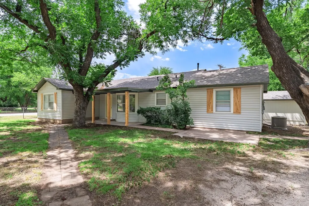 102 S 2nd Street Clyde TX 79510