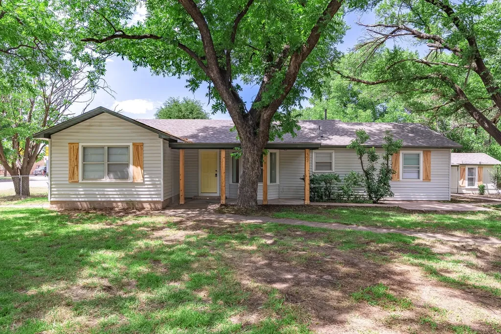 102 S 2nd Street Clyde TX 79510