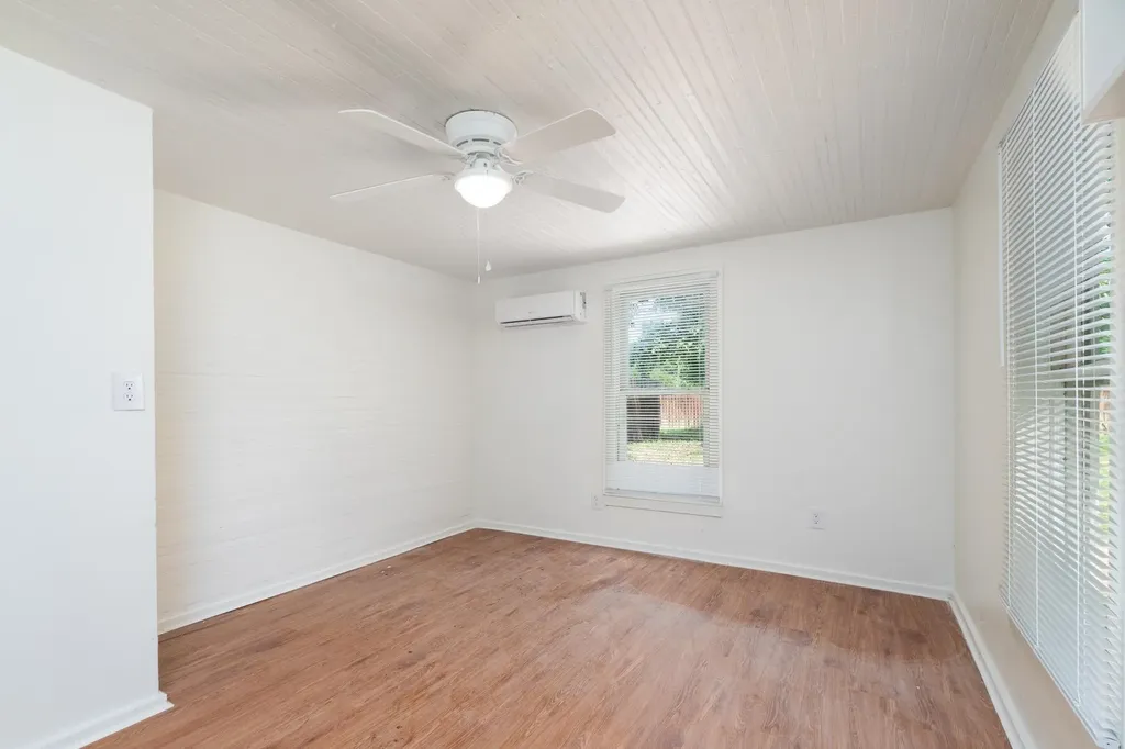 102 S 2nd Street Clyde TX 79510