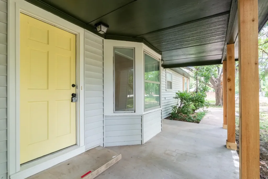 102 S 2nd Street Clyde TX 79510