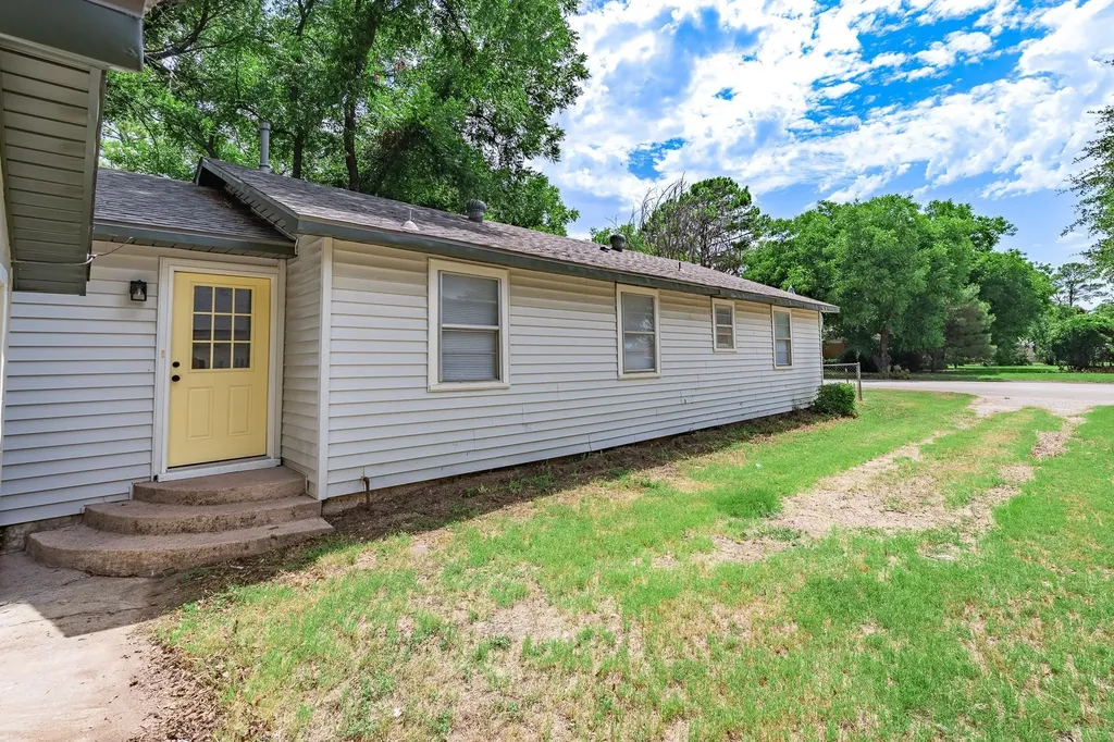 102 S 2nd Street Clyde TX 79510