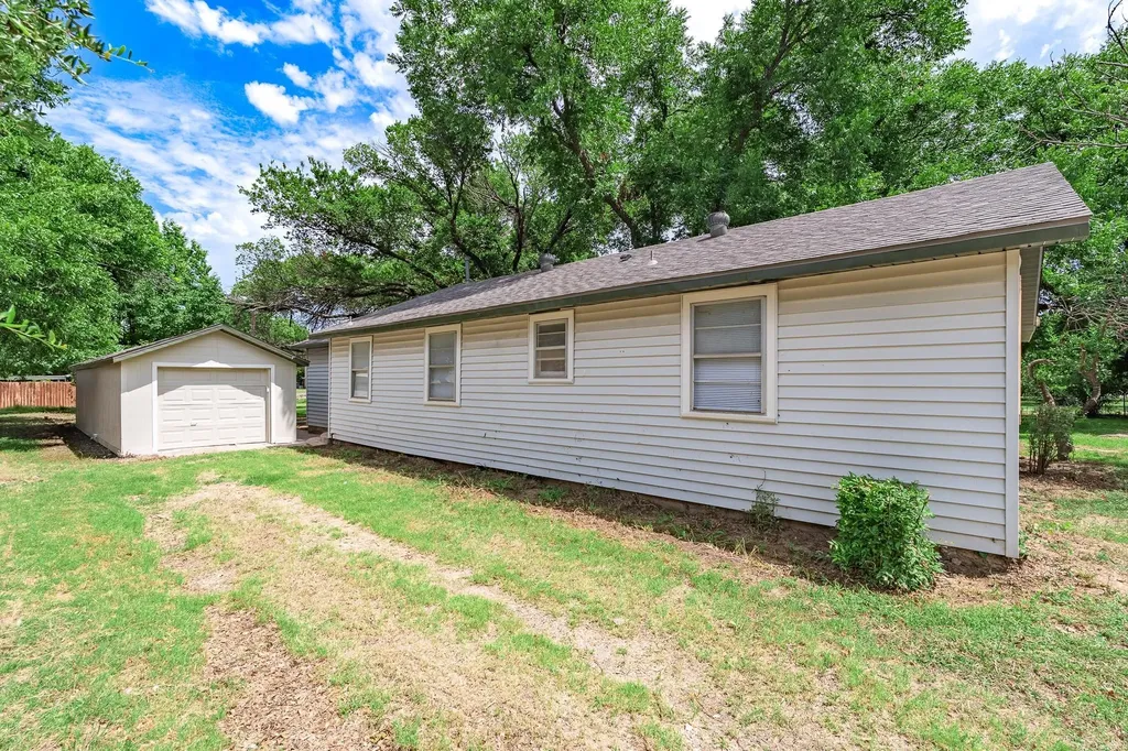 102 S 2nd Street Clyde TX 79510
