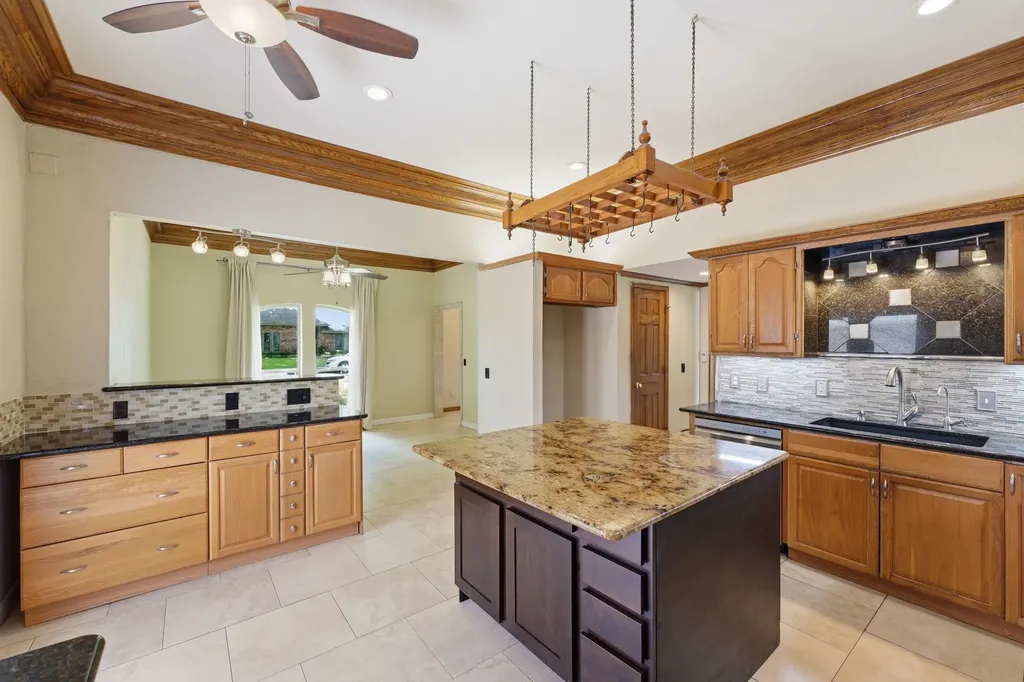 1509 Aylesbury Lane Plano TX 75075
