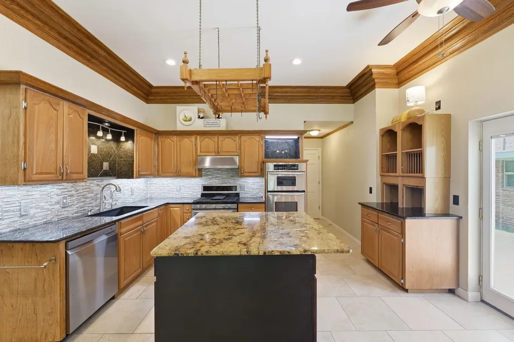 1509 Aylesbury Lane Plano TX 75075