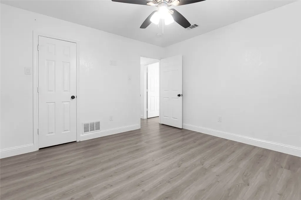 4128 Woodenrail Lane Irving TX 75061
