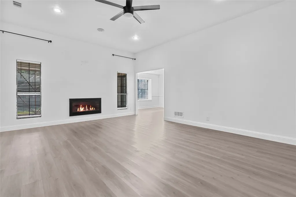 4128 Woodenrail Lane Irving TX 75061