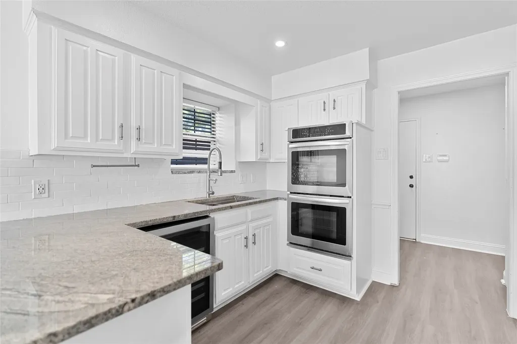 4128 Woodenrail Lane Irving TX 75061