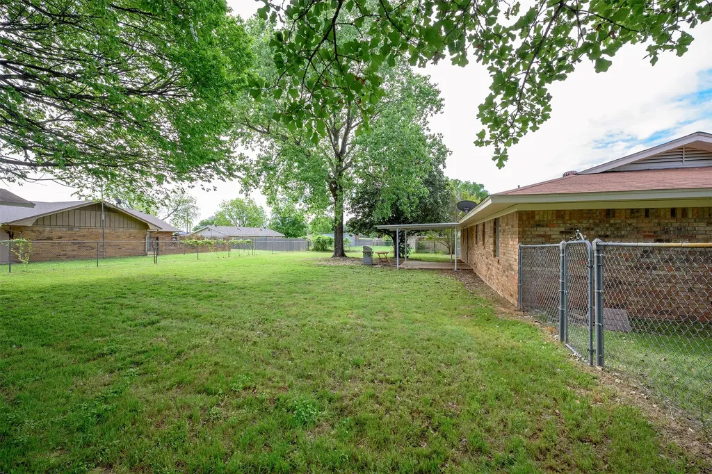 820 N Avenue A Springtown TX 76082