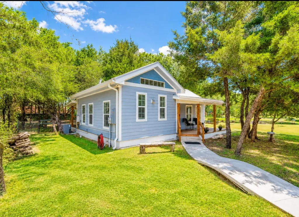 14275 Gholson Road Gholson TX 76705
