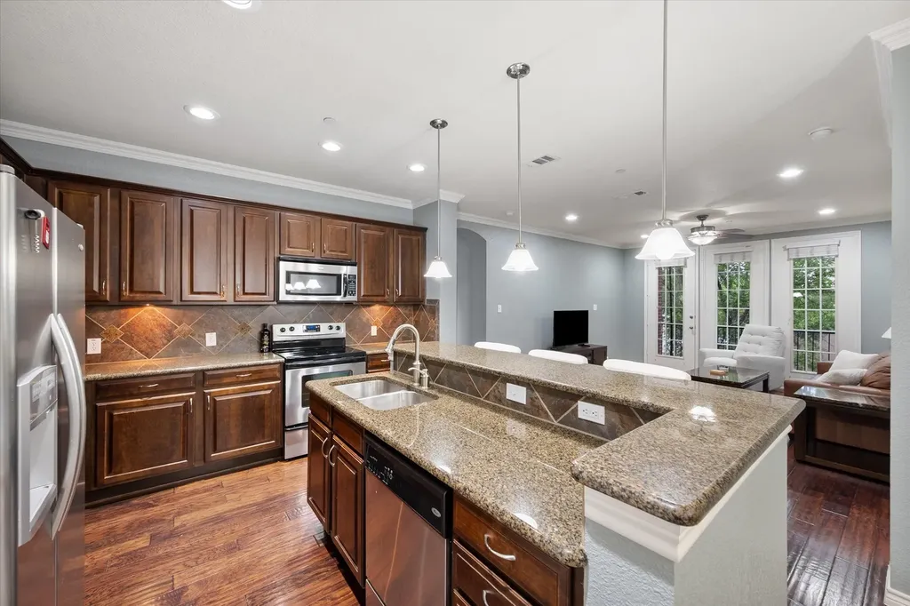 950 Henderson Street Fort Worth TX 76102