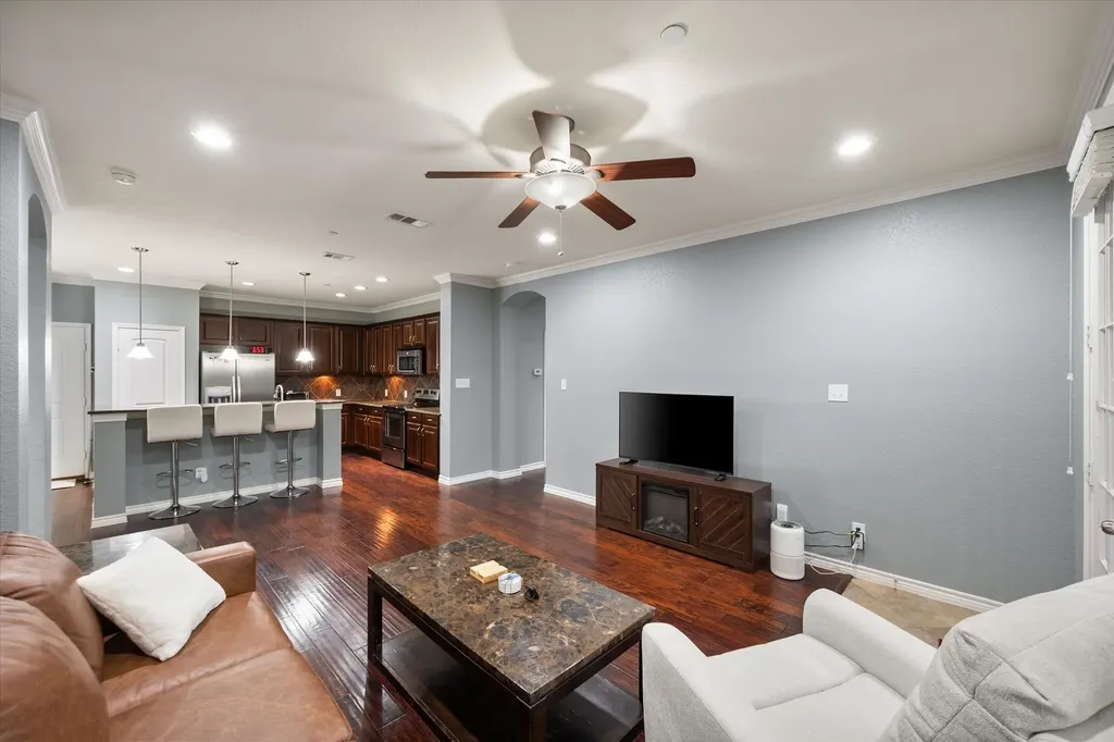 950 Henderson Street Fort Worth TX 76102