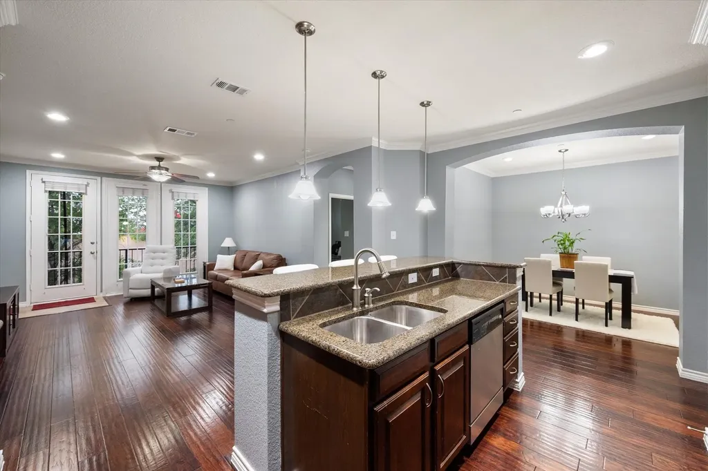 950 Henderson Street Fort Worth TX 76102