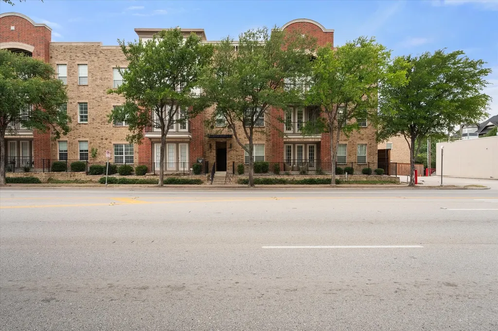 950 Henderson Street Fort Worth TX 76102