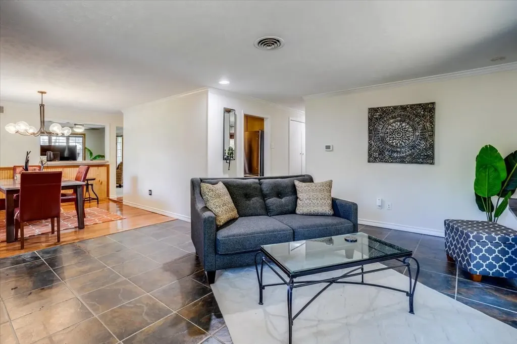 1231 Evergreen Drive Richardson TX 75080