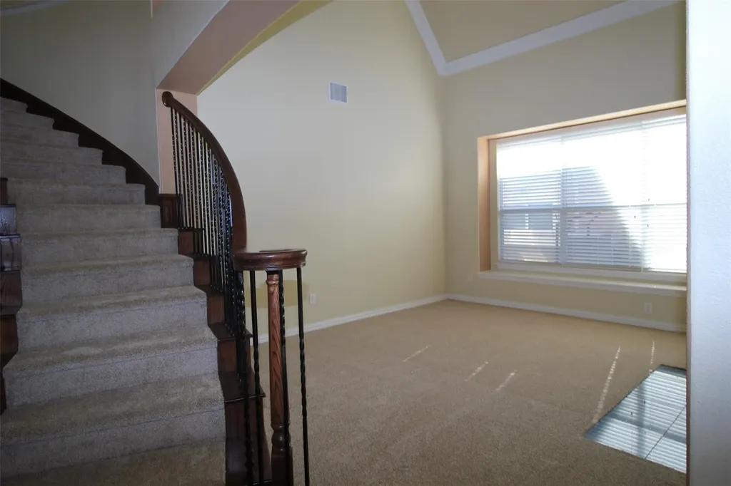 2719 Explorador Grand Prairie TX 75054