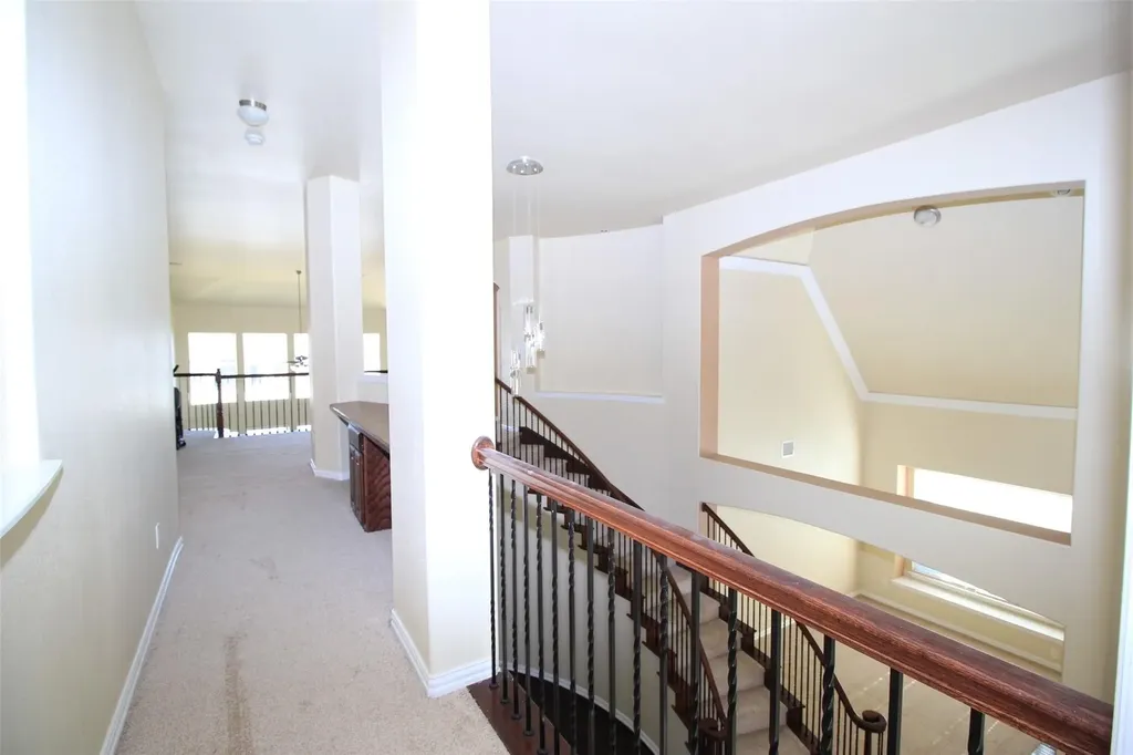 2719 Explorador Grand Prairie TX 75054