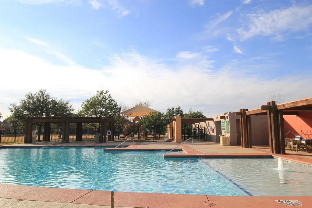 2719 Explorador Grand Prairie TX 75054
