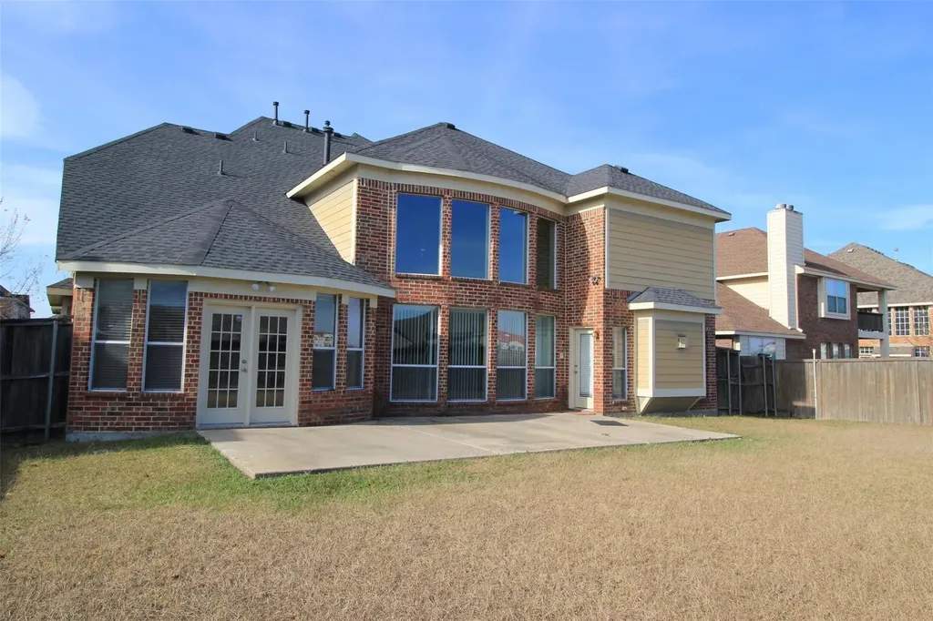 2719 Explorador Grand Prairie TX 75054