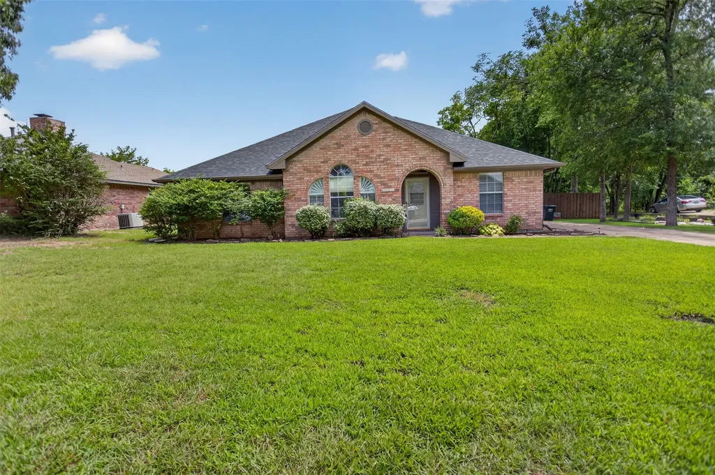 10520 Woodland Drive Greenville TX 75402