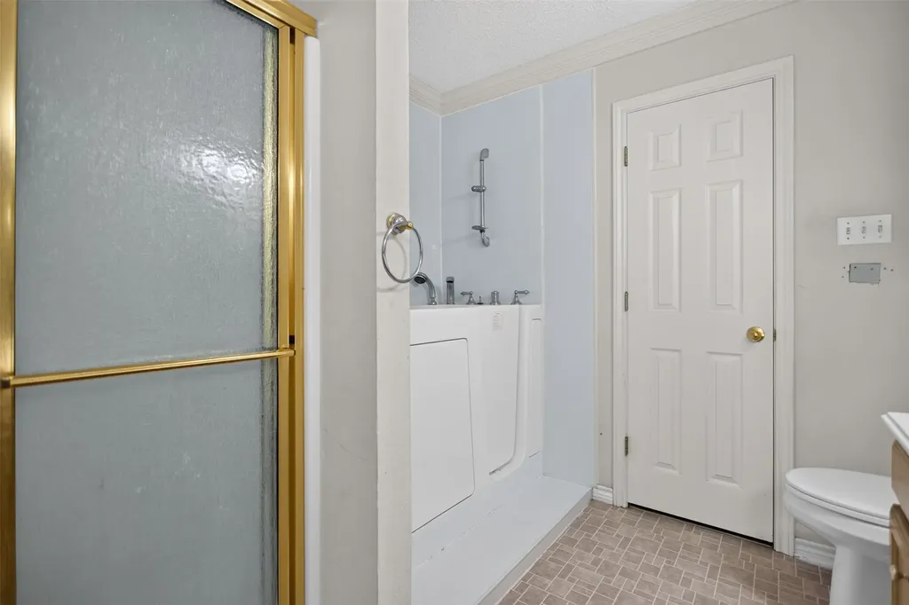 10520 Woodland Drive Greenville TX 75402