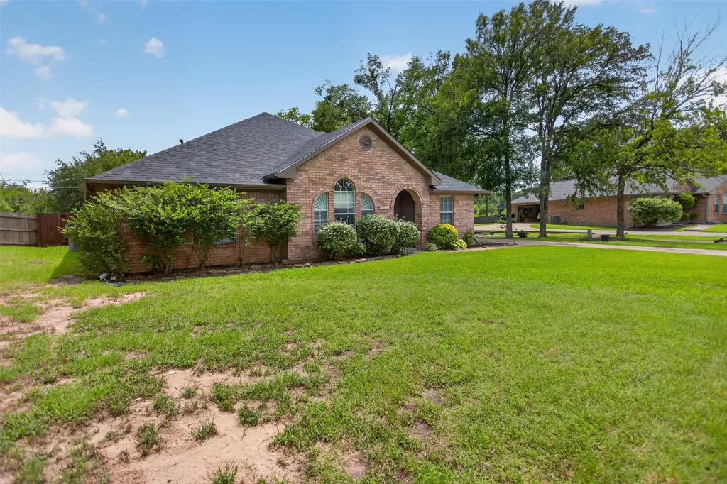 10520 Woodland Drive Greenville TX 75402