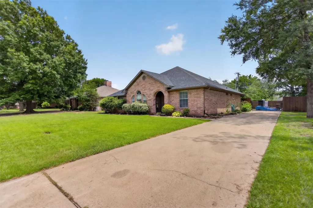 10520 Woodland Drive Greenville TX 75402