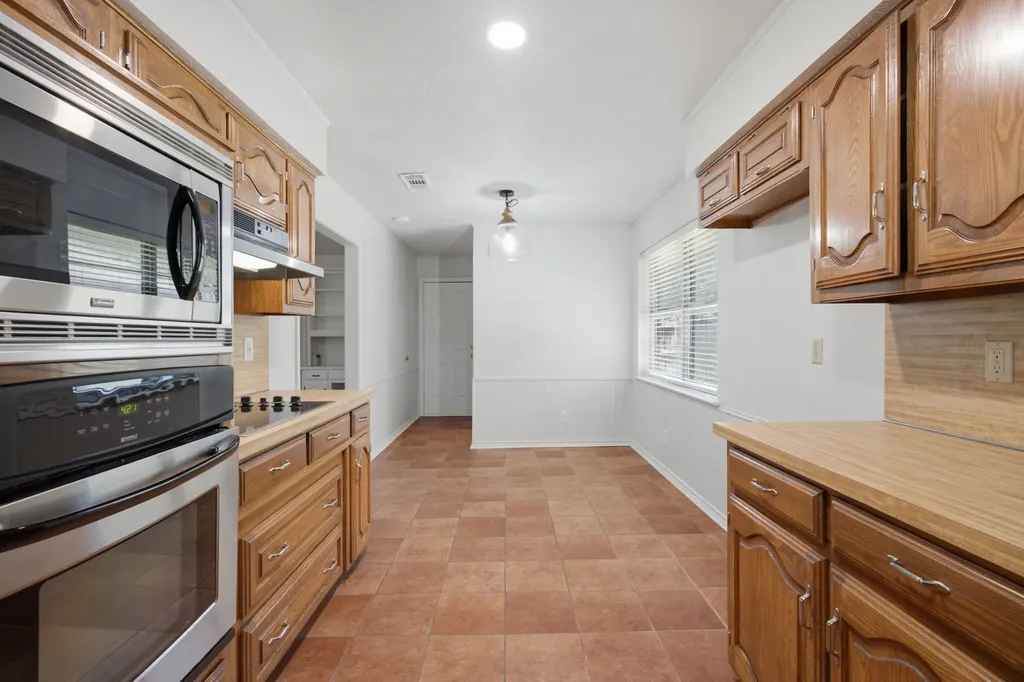 1920 Westminster Drive Carrollton TX 75007