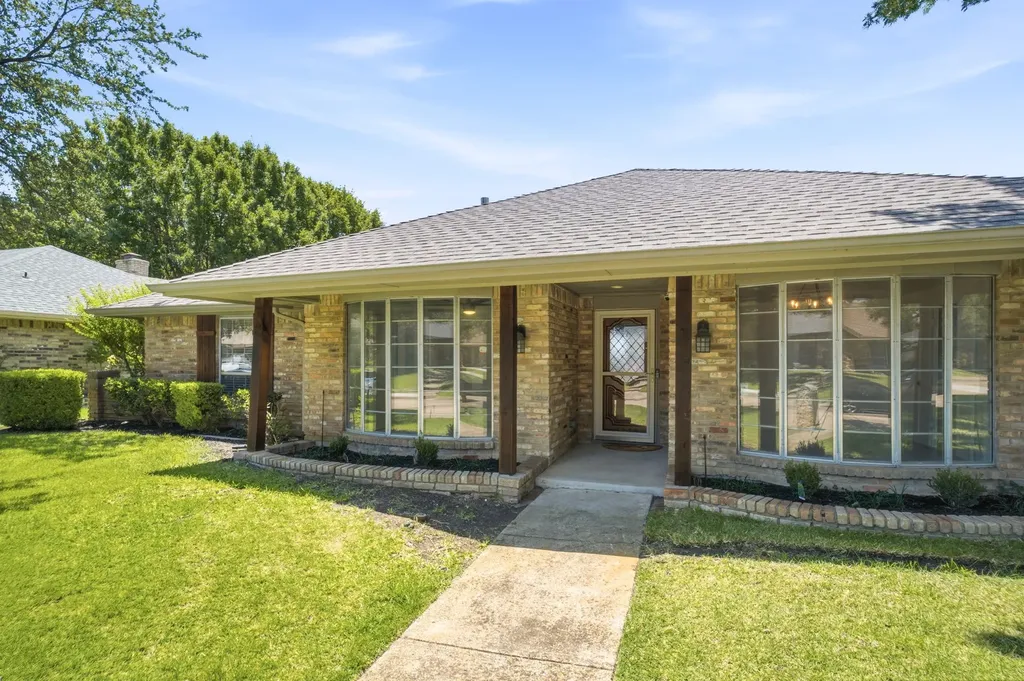 1920 Westminster Drive Carrollton TX 75007