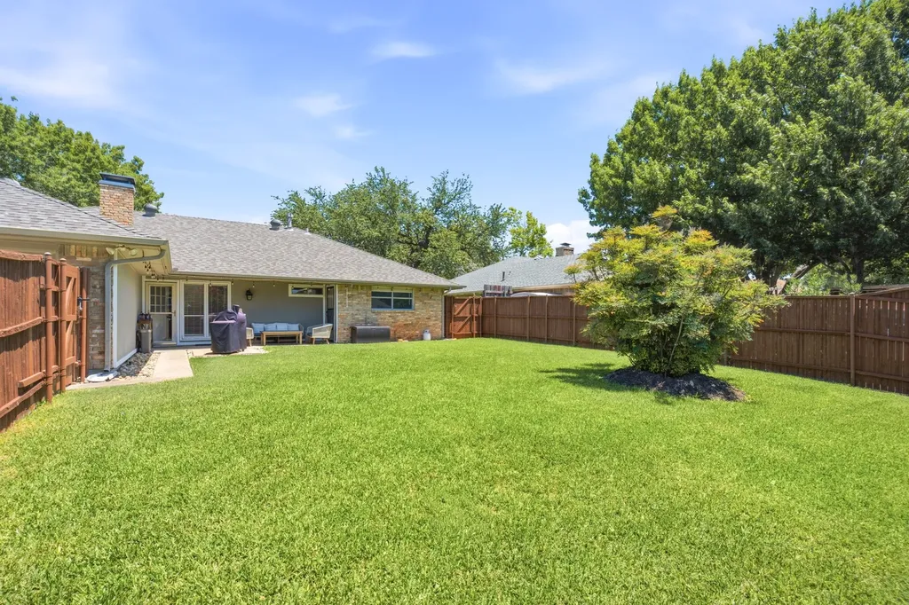 1920 Westminster Drive Carrollton TX 75007