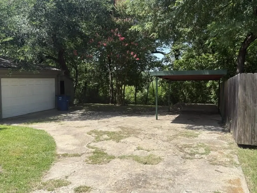 2207 Stevens Woods Lane Dallas TX 75208