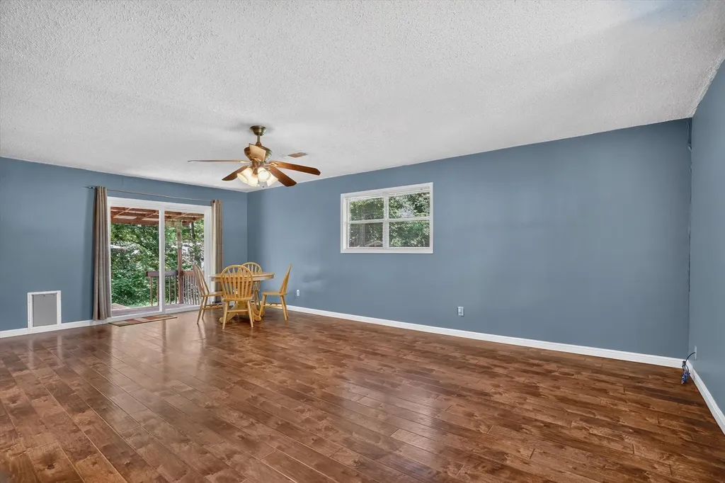 427 Whippoorwill Drive Granbury TX 76049
