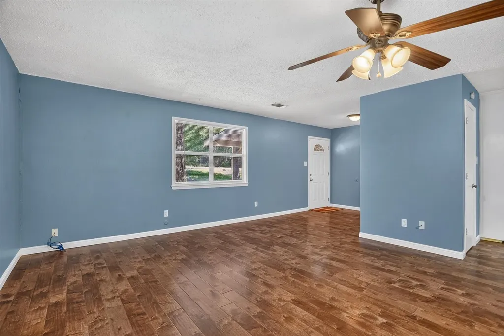 427 Whippoorwill Drive Granbury TX 76049